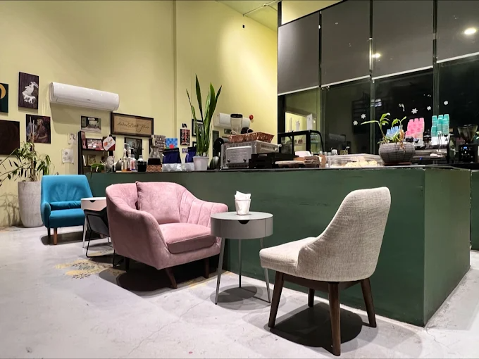 Jade Art and Coffee House