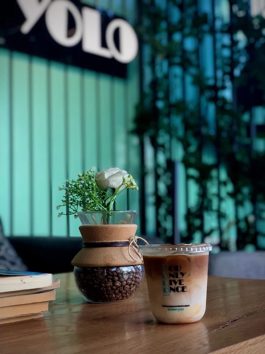 Yolo Cafe
