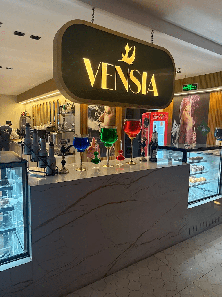 Vensia Lounge & Cafe