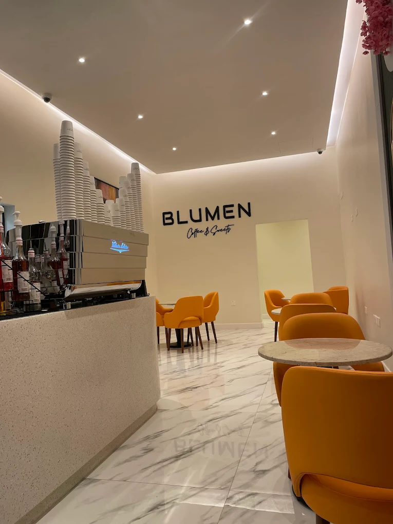 Blumen Cafe