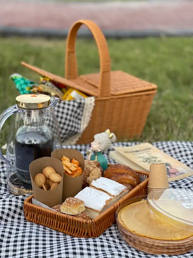 Carlton Lounge Resto-Cafe