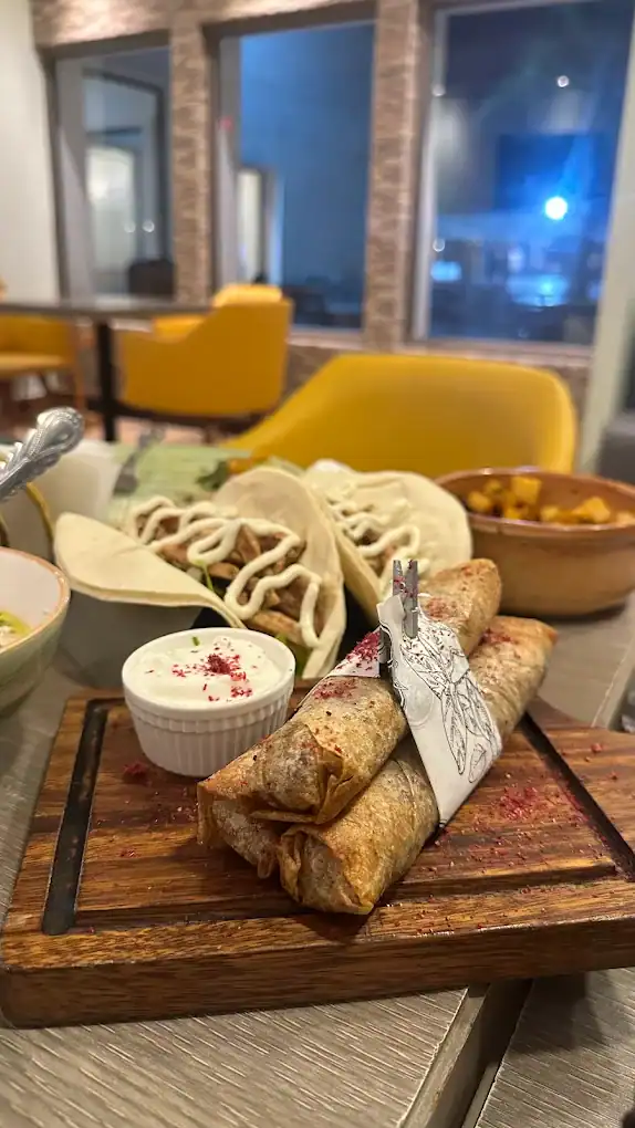 Carlton Lounge Resto-Cafe