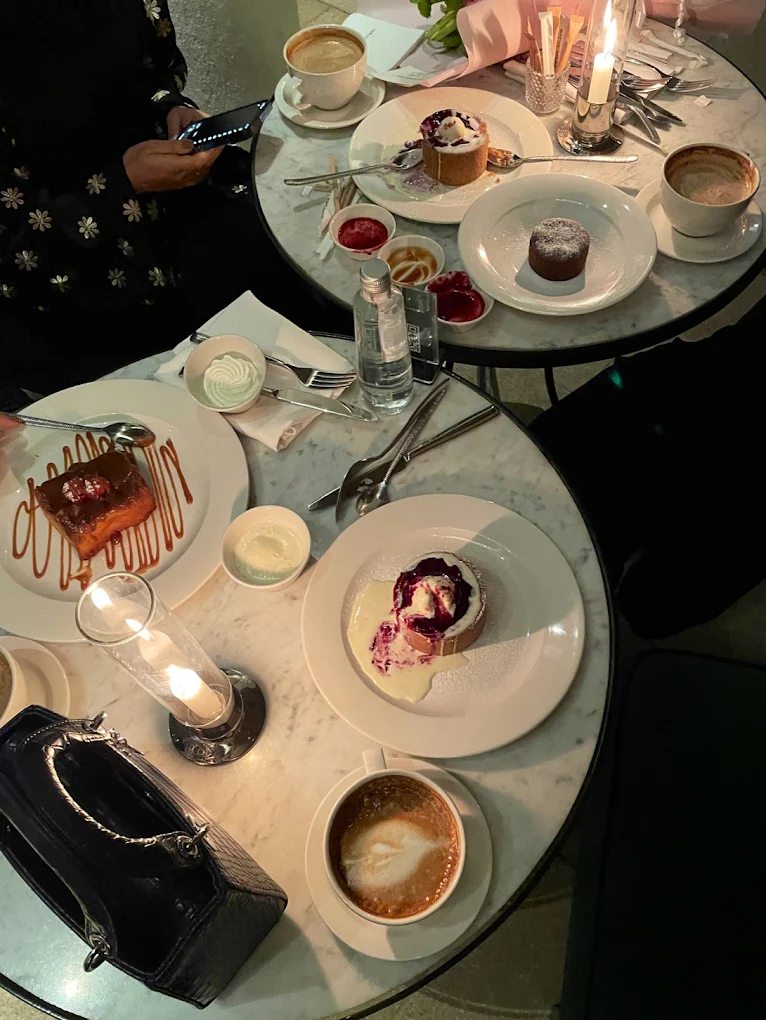 Cafe De L’ Esplanade