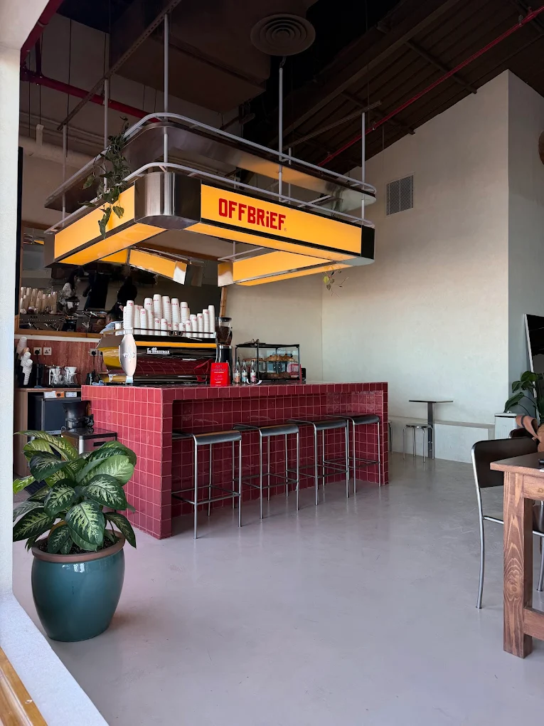 OFFBRiEF Café