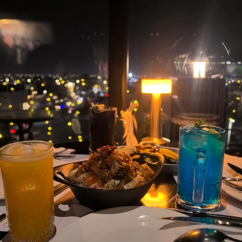 SPREE Rooftop Lounge