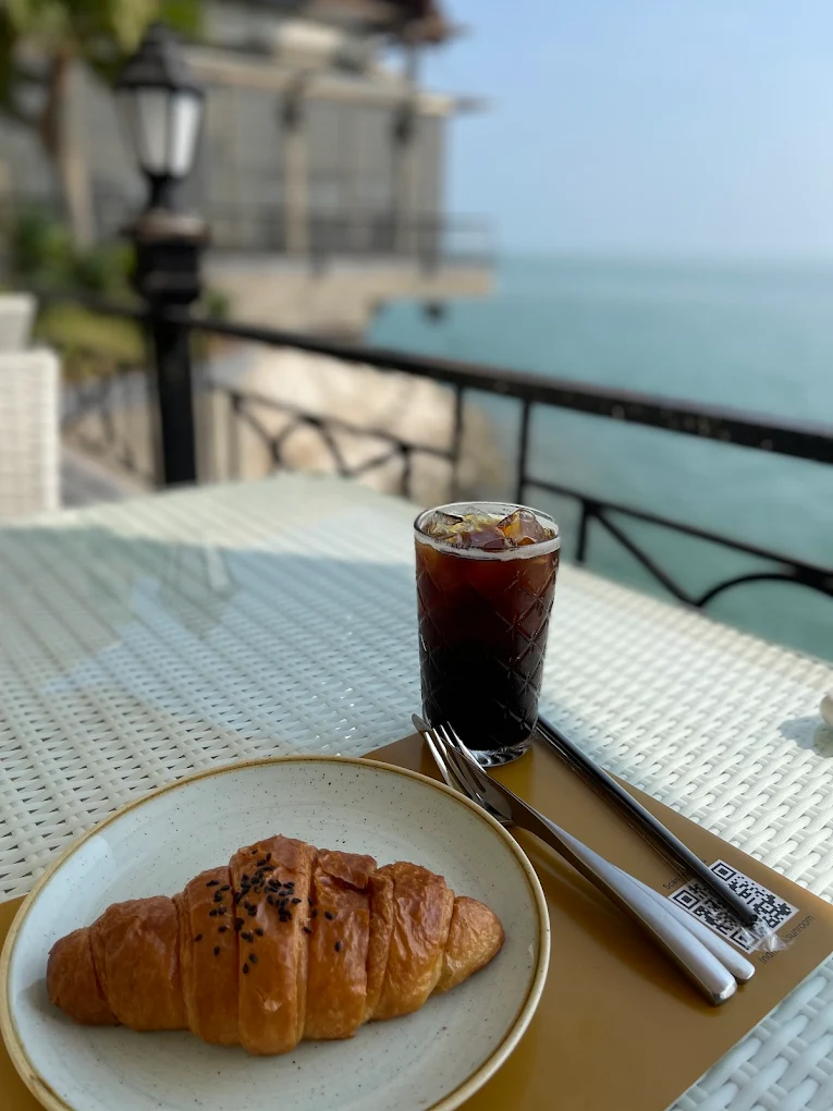 Sun Room Cafe & Restaurant