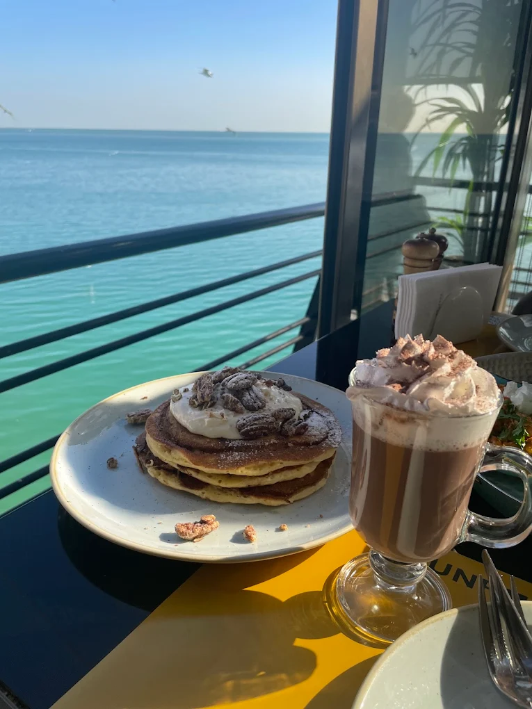 Sun Room Cafe & Restaurant