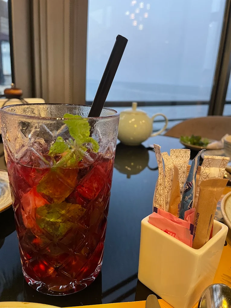 Sun Room Cafe & Restaurant