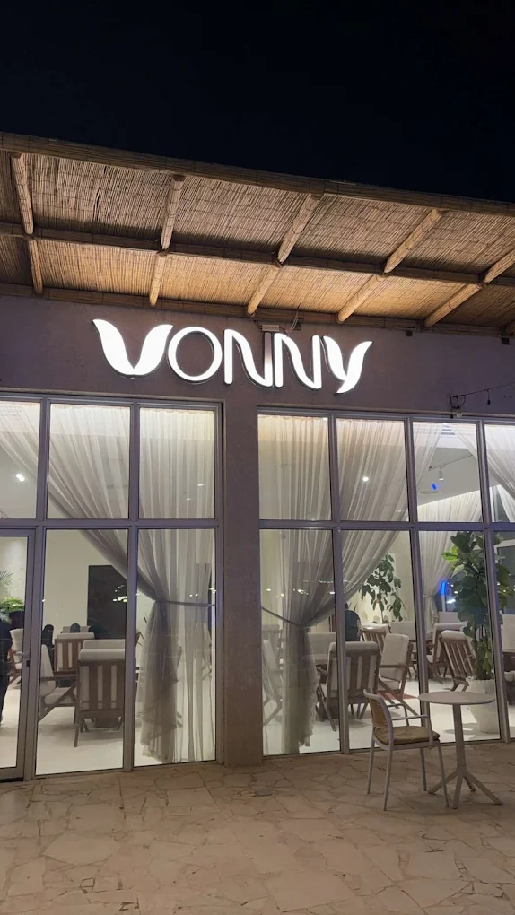 Vonny Cafe