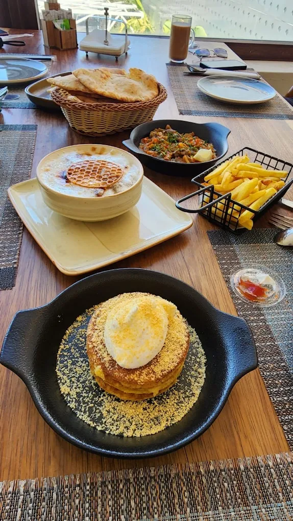 Mallah Restaurant & Cafe