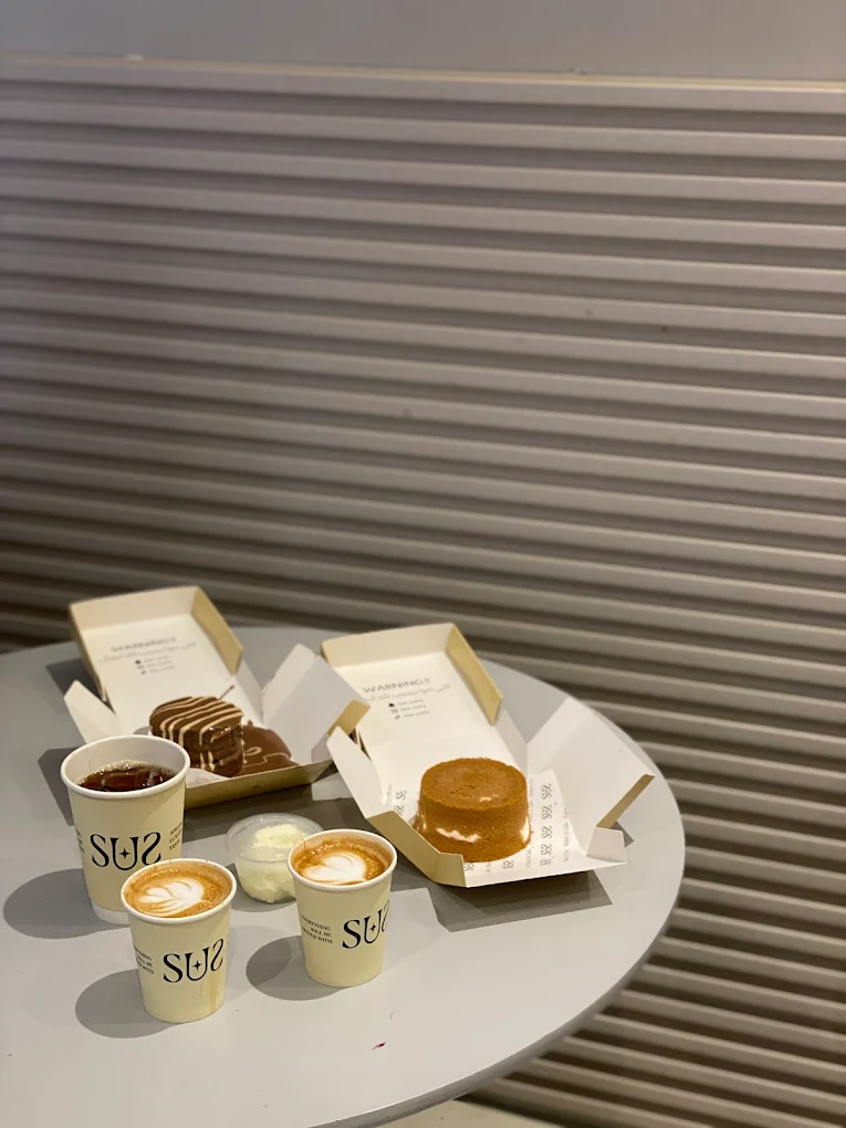 SUS cafe & bakery