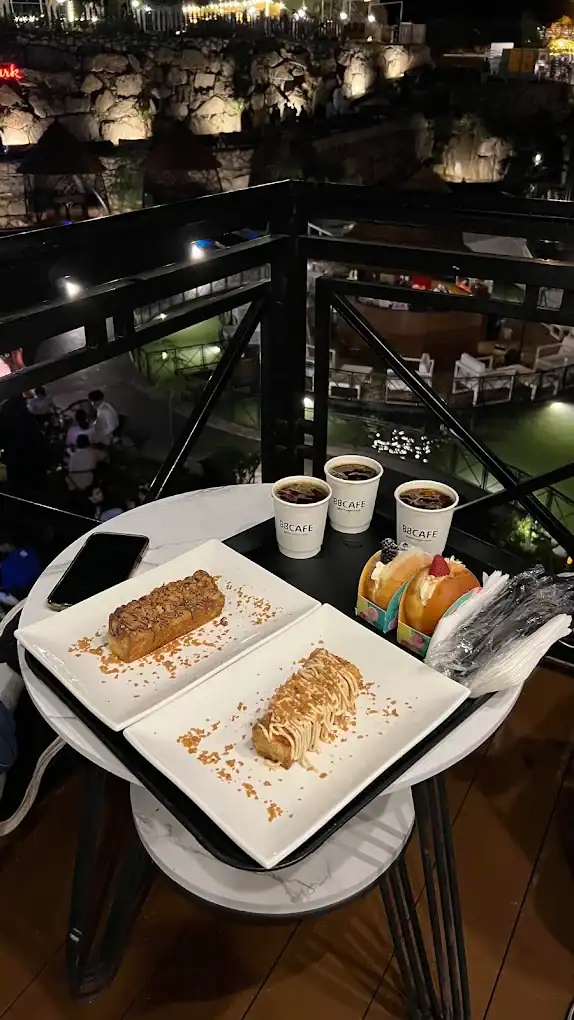 CAFE EIGHTY EIGHT.88