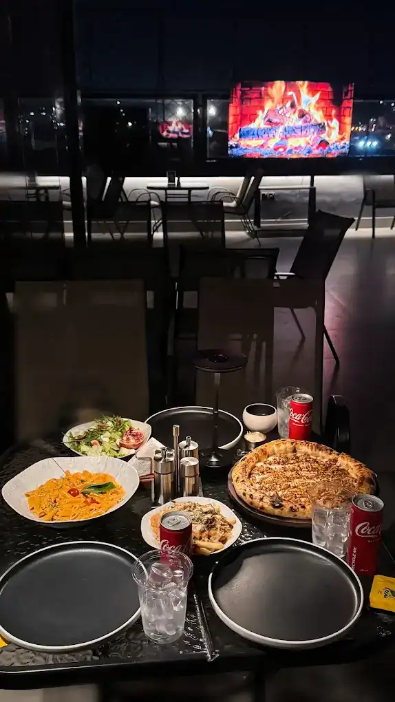 GUYS Restaurant and CAFE