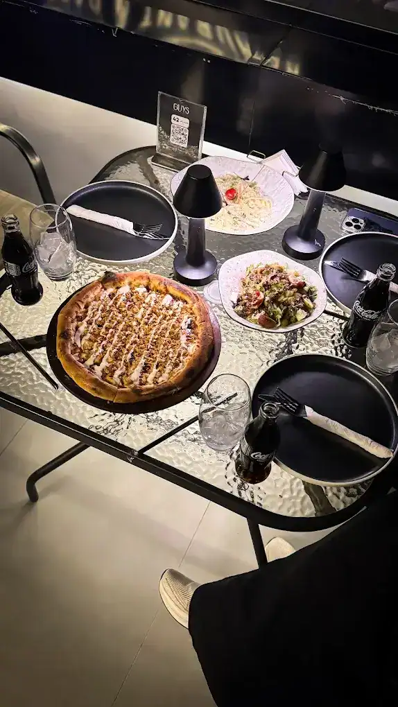 GUYS Restaurant and CAFE