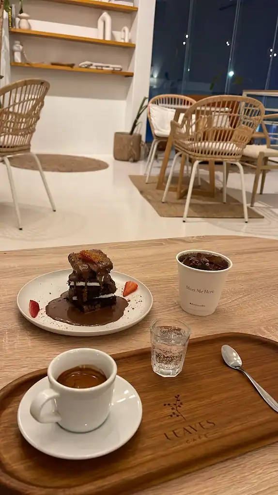 Leaves Cafe
