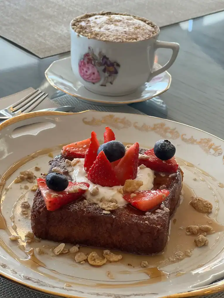 LaFamiglia Bistro Cafe