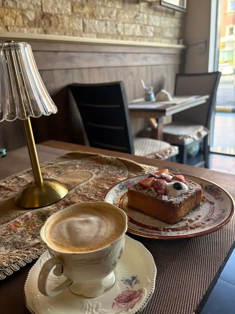 LaFamiglia Bistro Cafe