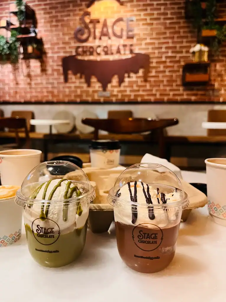 Stage chocolate