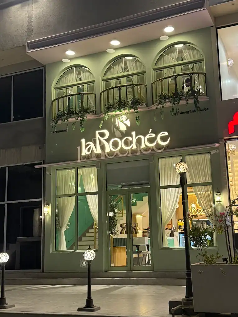 laRochee Cafe & Bakery